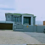 Mo Square Capital N Guest House